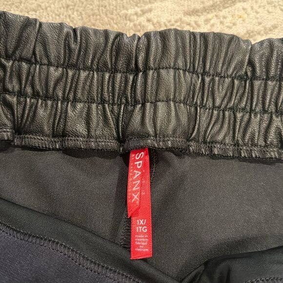 Spanx Womens Black Faux Leather Jogger Pants Athletic NWT size 1Xfront pockets - Picture 4 of 10